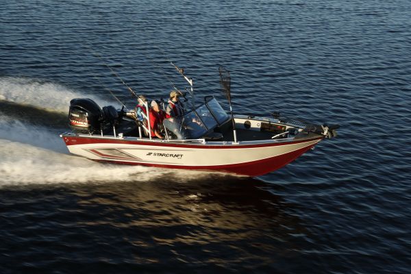 Starcraft STX 2050 on the water Fishing boat